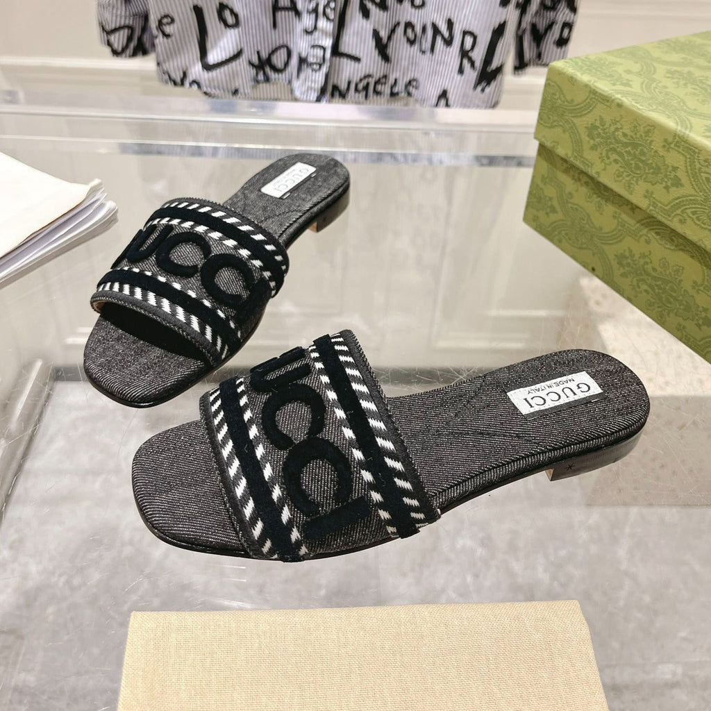 GUCCI Interlocking double G hollow slippers Black