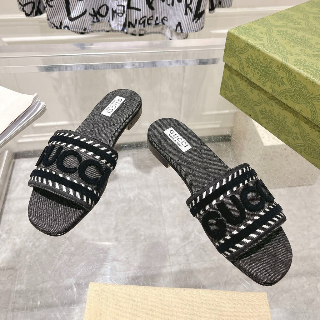 GUCCI Interlocking double G hollow slippers Black