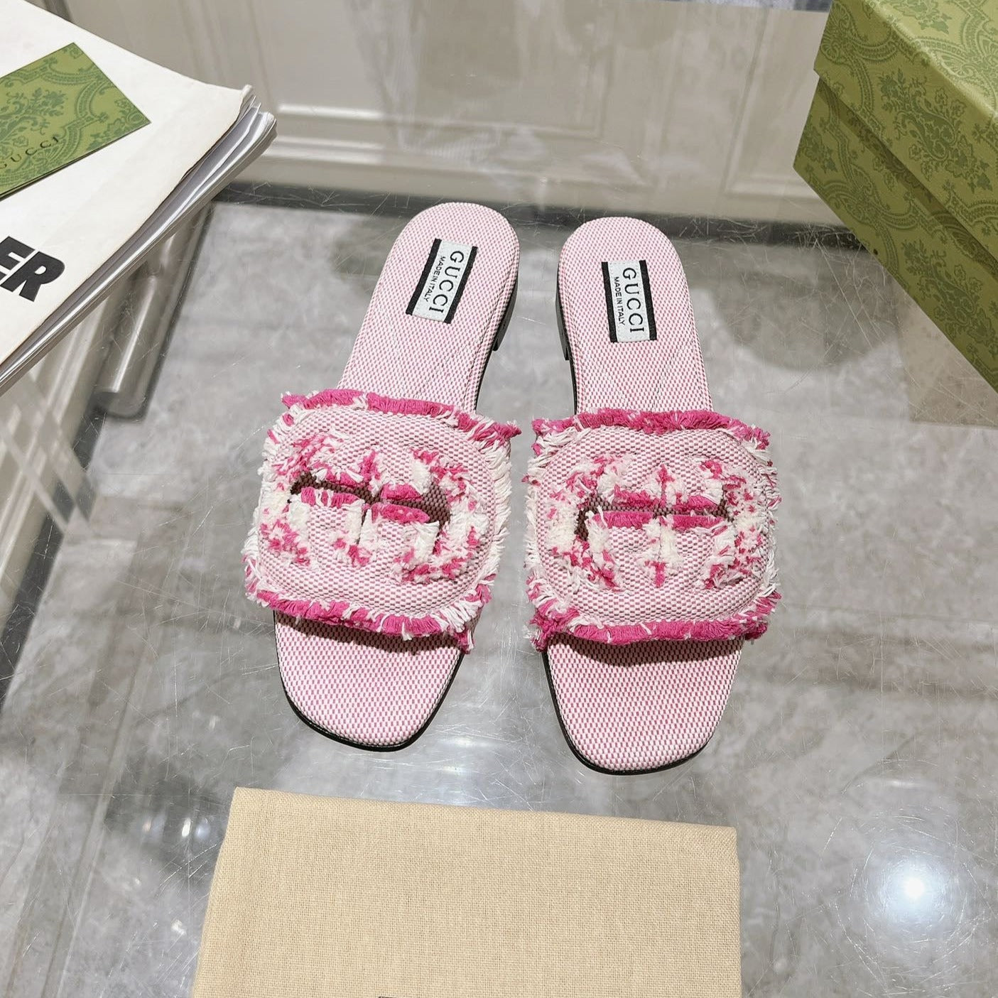 GUCCI Interlocking double G hollow slippers Neon pink