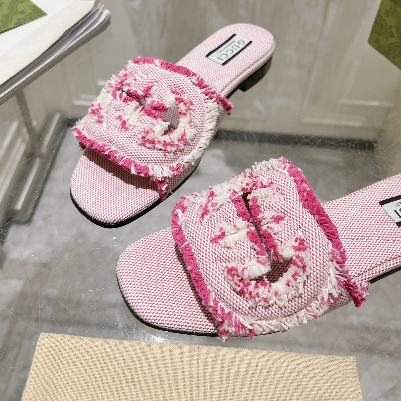 GUCCI Interlocking double G hollow slippers Neon pink