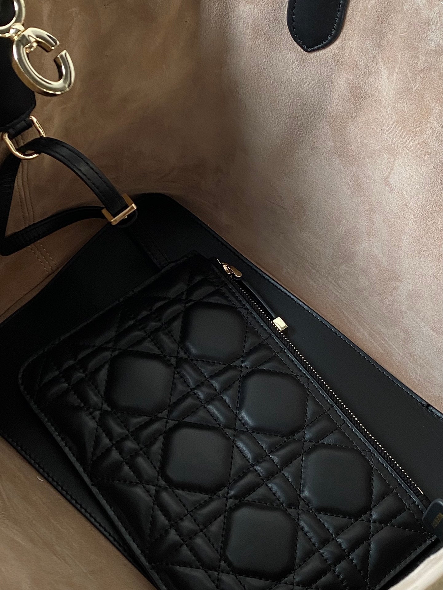 DIOR MEDIUM TOUJOURS BAG 28 IN BEIGE CANNAGE CALFSKIN BLACK STRAP