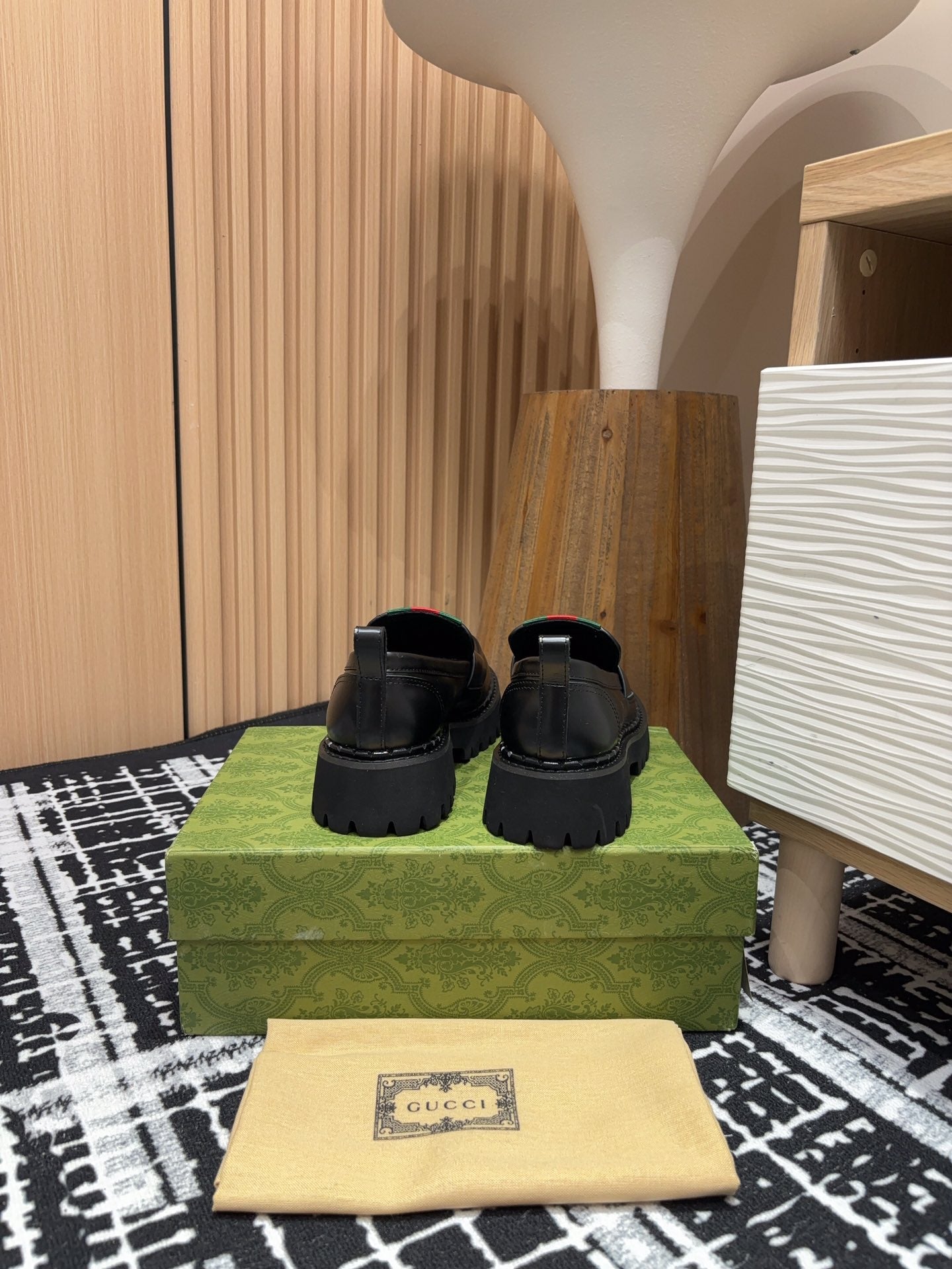 GUCCI LOAFER WITH WEB IN BLACK CALFSKIN