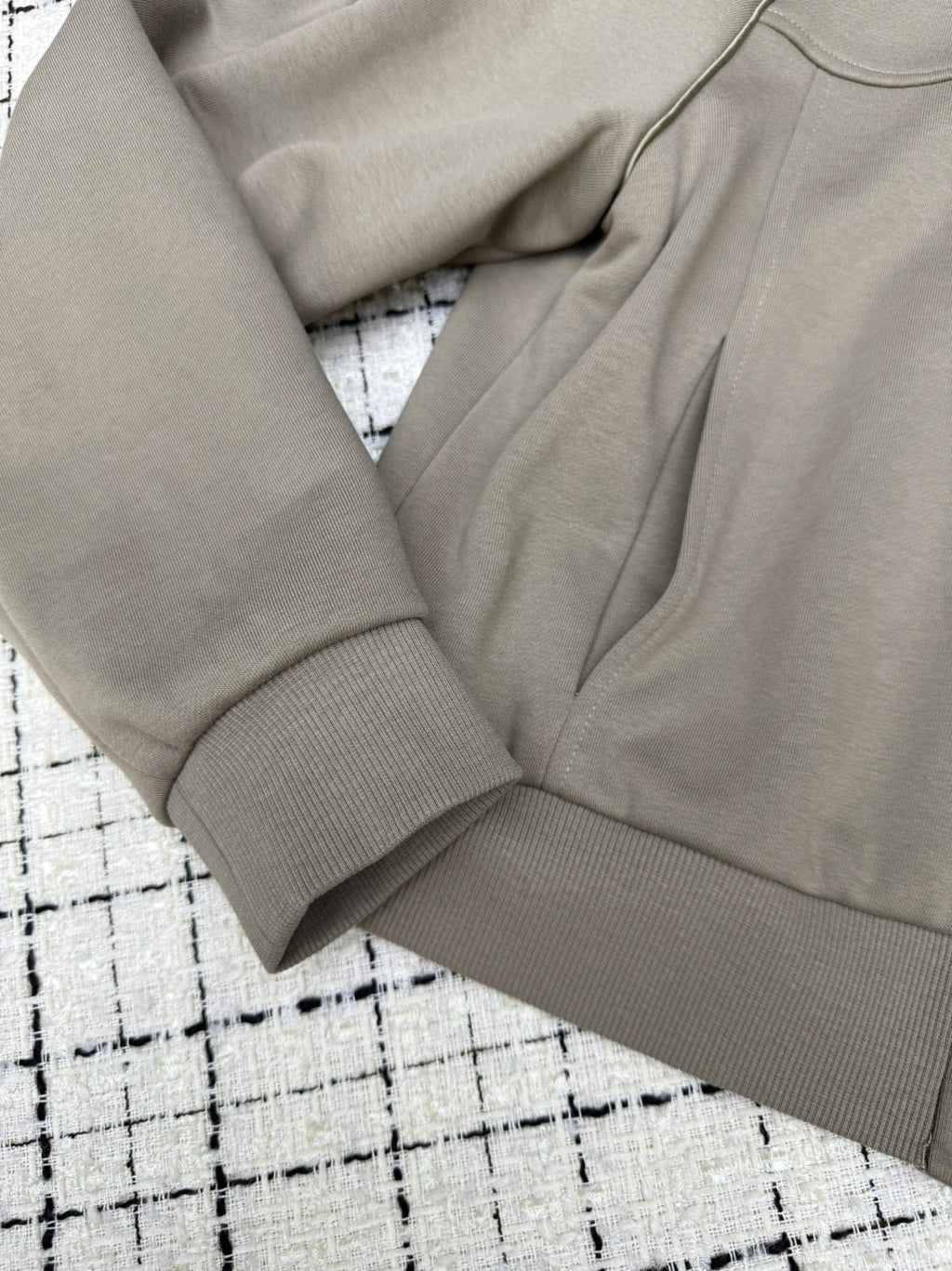 PRADA 25S LOGO JACKET 327