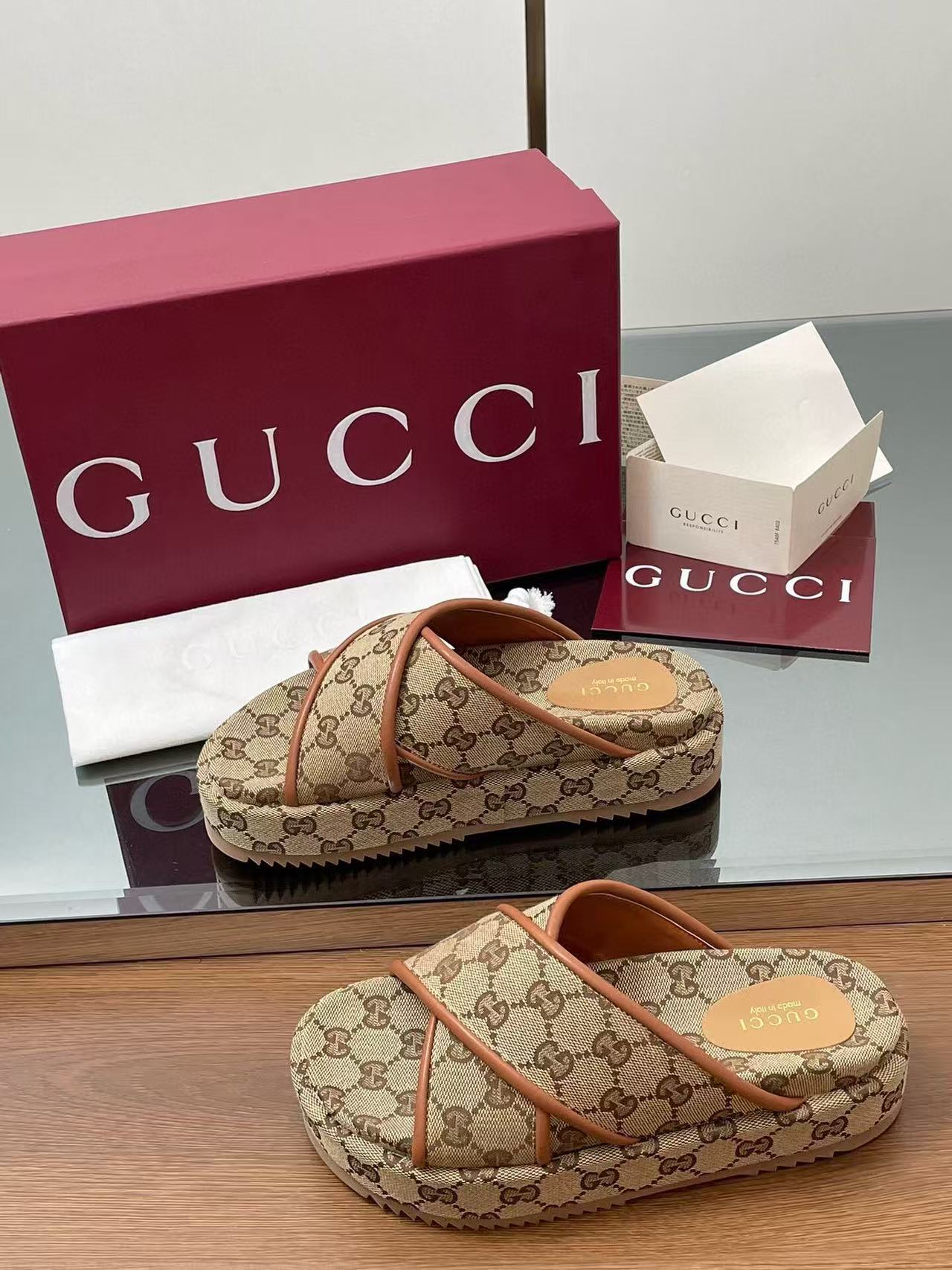 GUCCI PLATFORM SANDALS IN BEIGE AND DARK BROWN  CANVAS