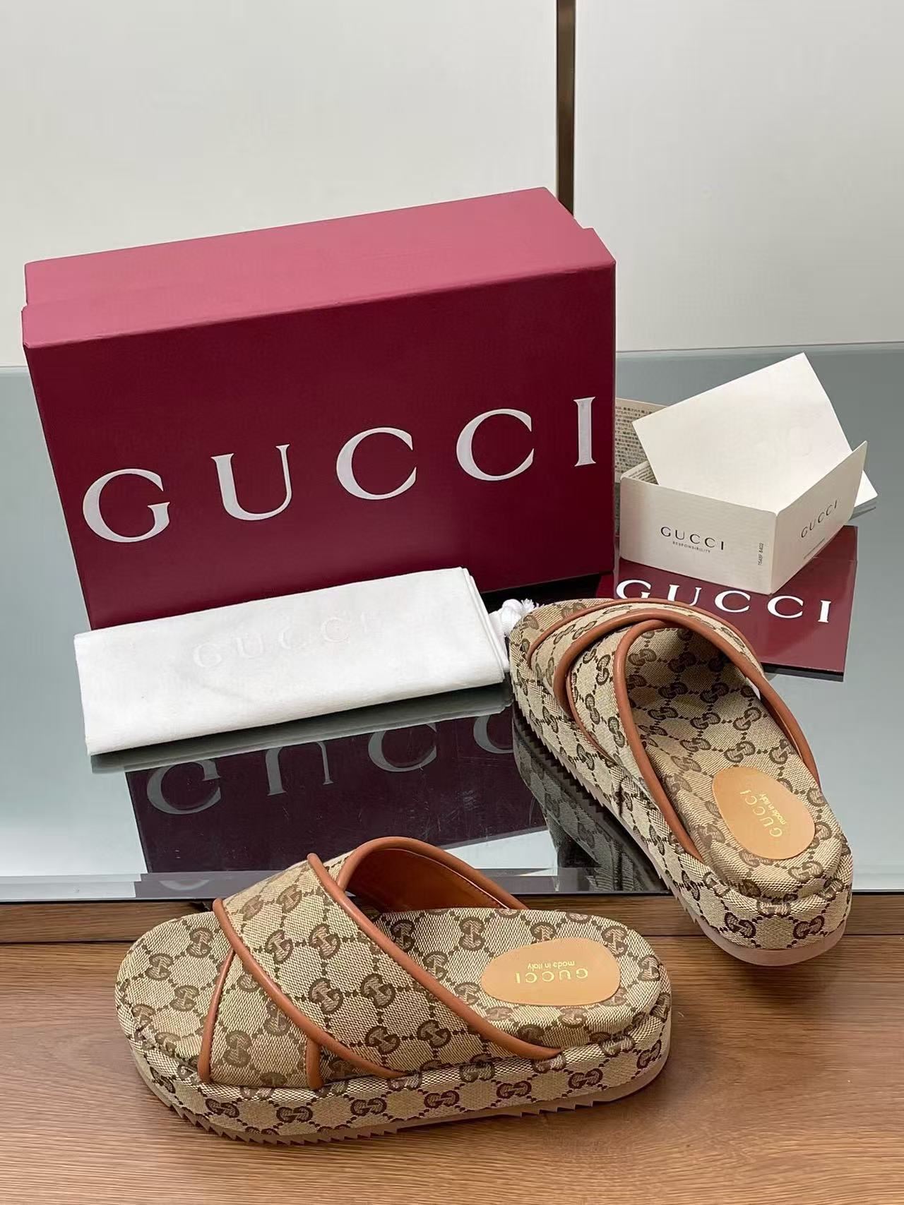 GUCCI PLATFORM SANDALS IN BEIGE AND DARK BROWN  CANVAS