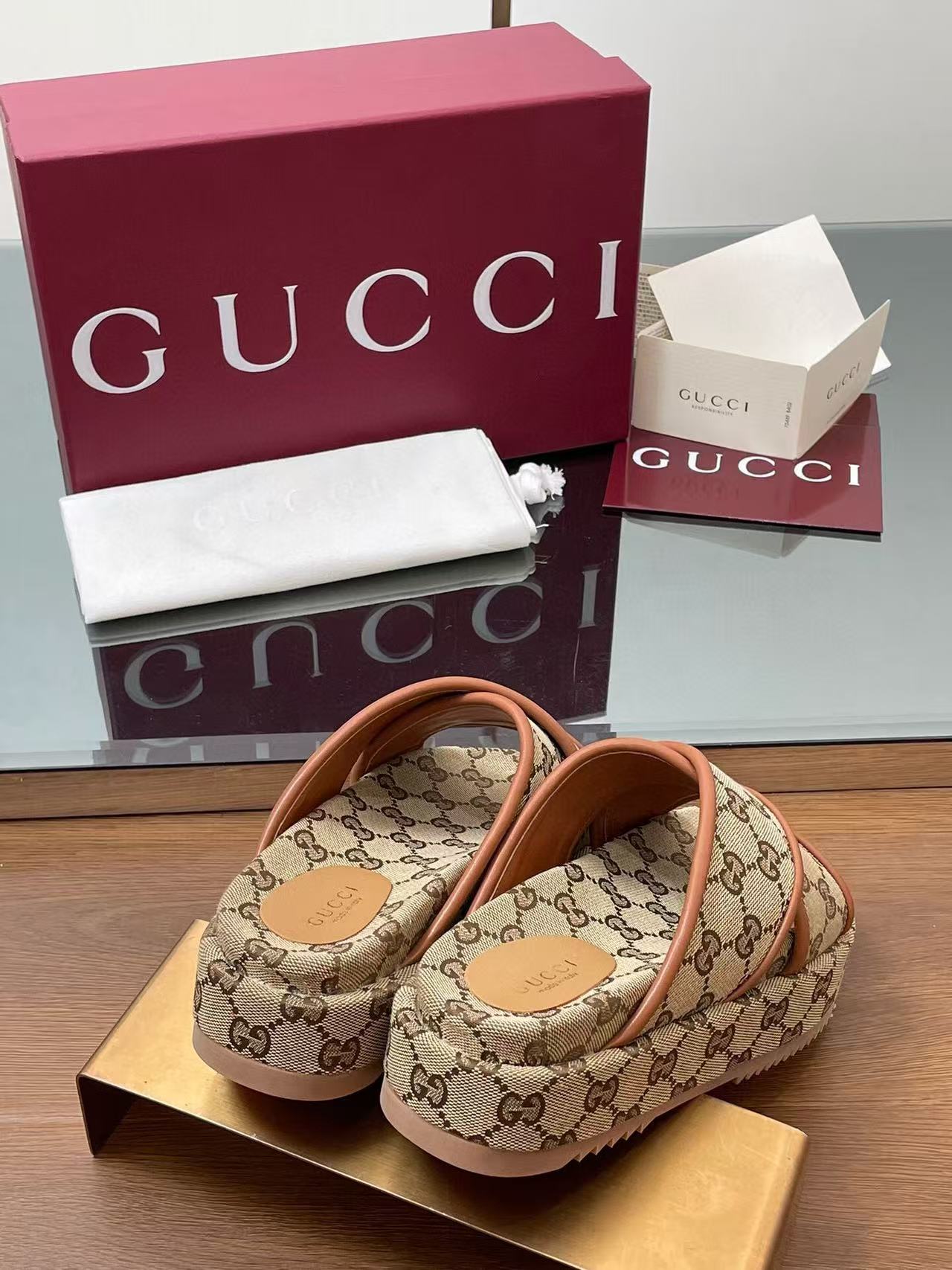 GUCCI PLATFORM SANDALS IN BEIGE AND DARK BROWN  CANVAS