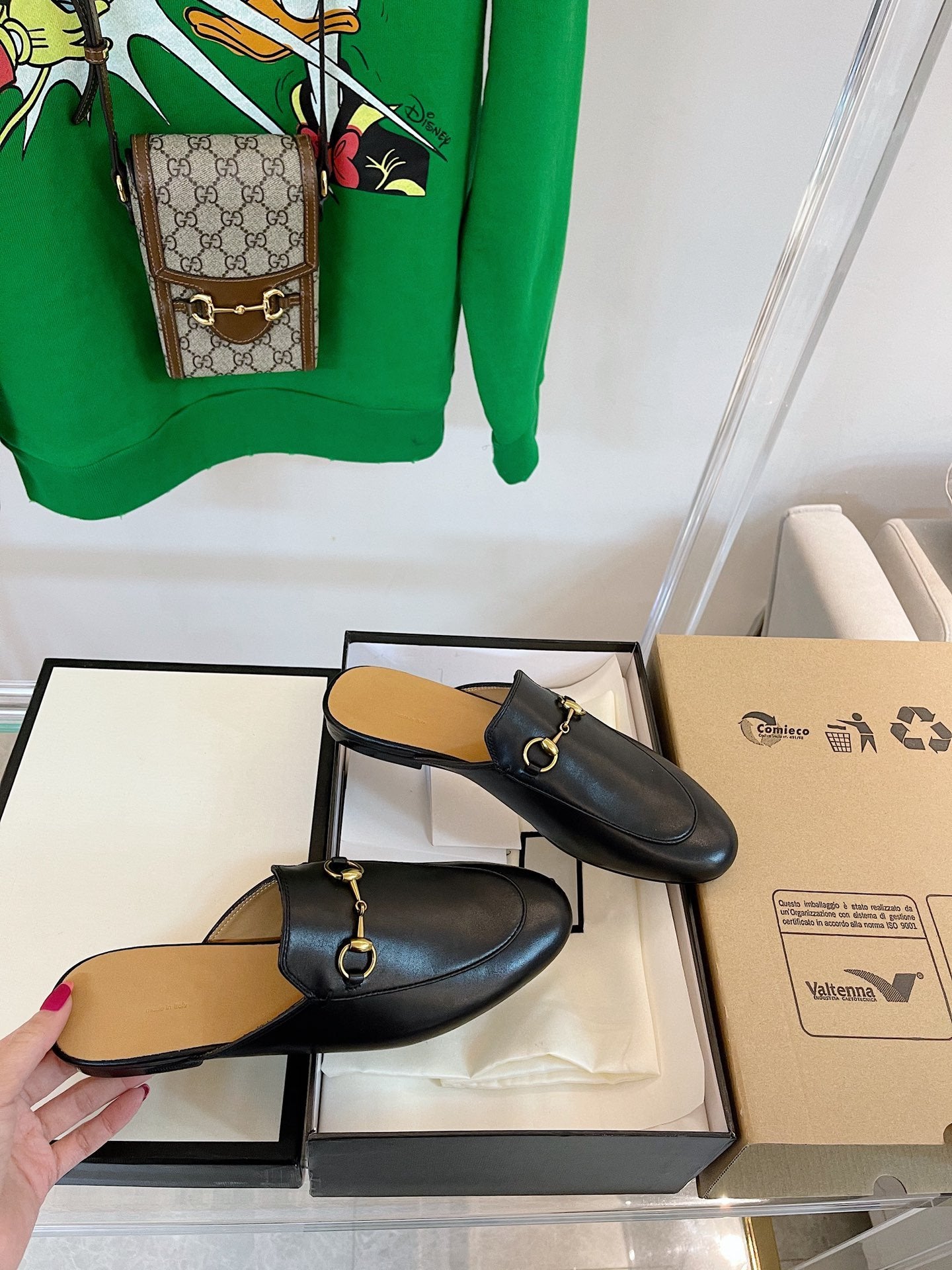 GUCCI SLIPPER MULES BLACK