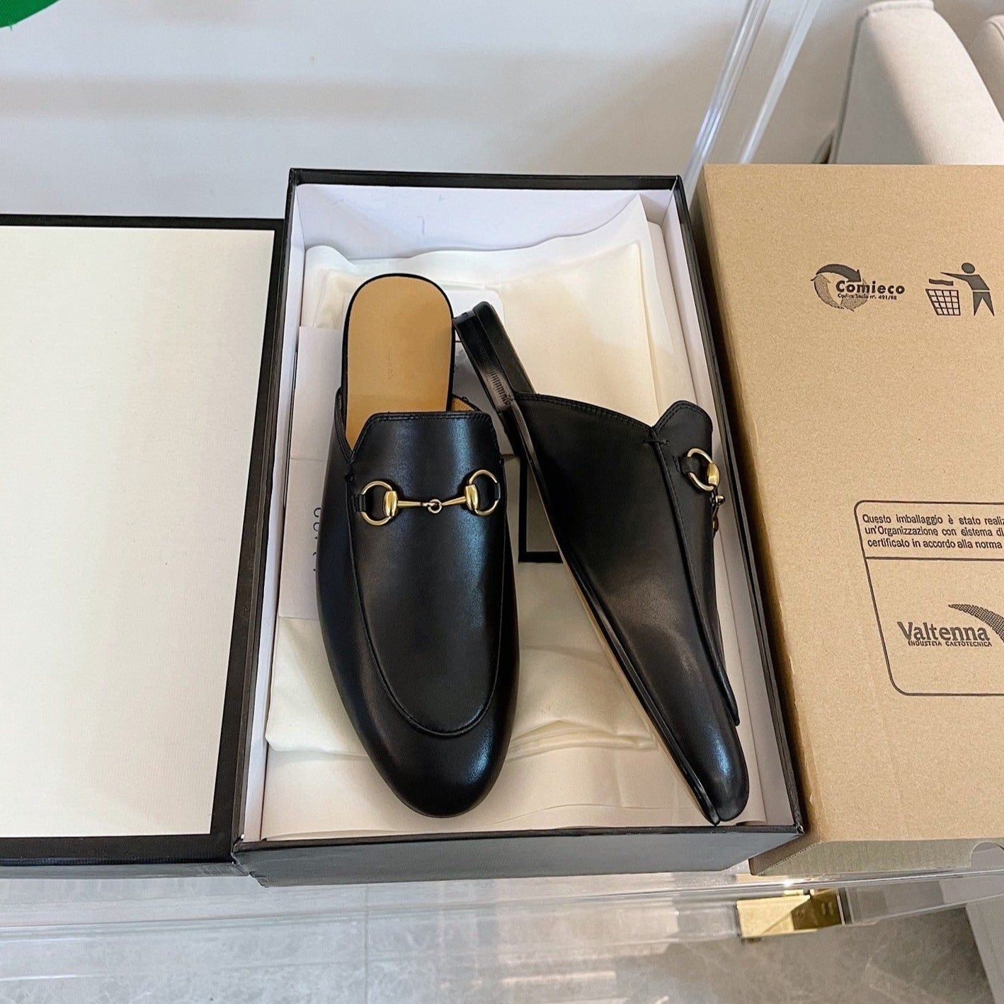 GUCCI SLIPPER MULES BLACK