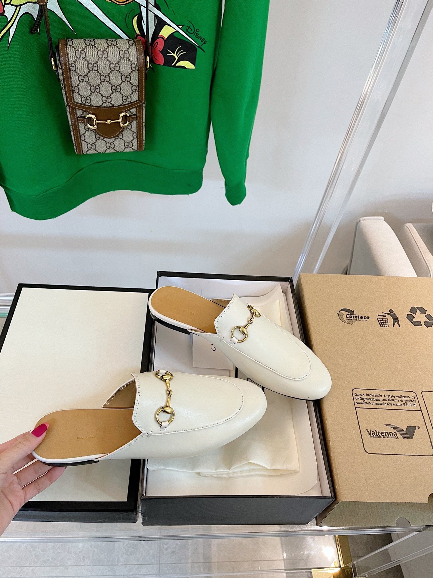 GUCCI SLIPPER MULES WHITE