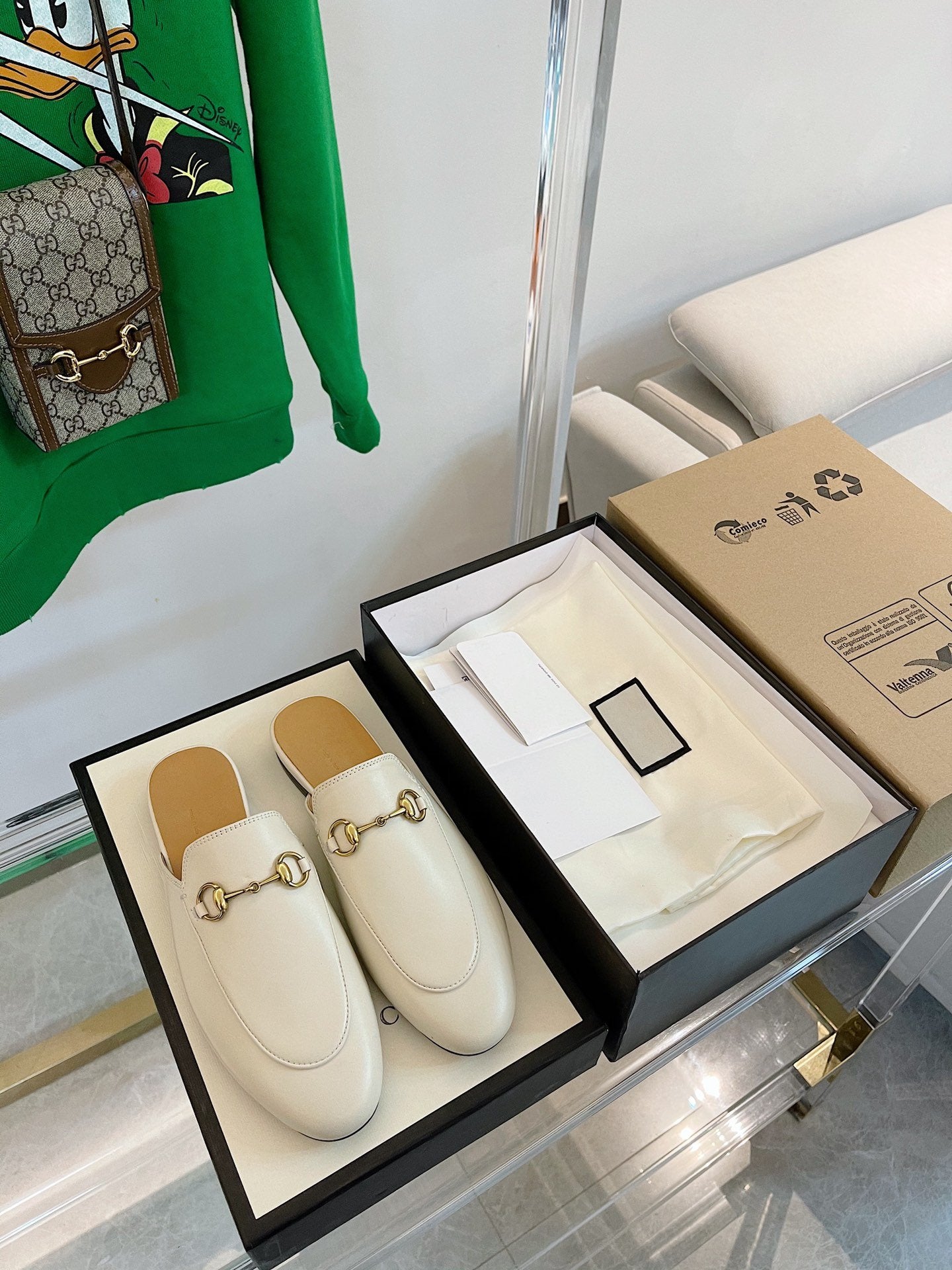 GUCCI SLIPPER MULES WHITE