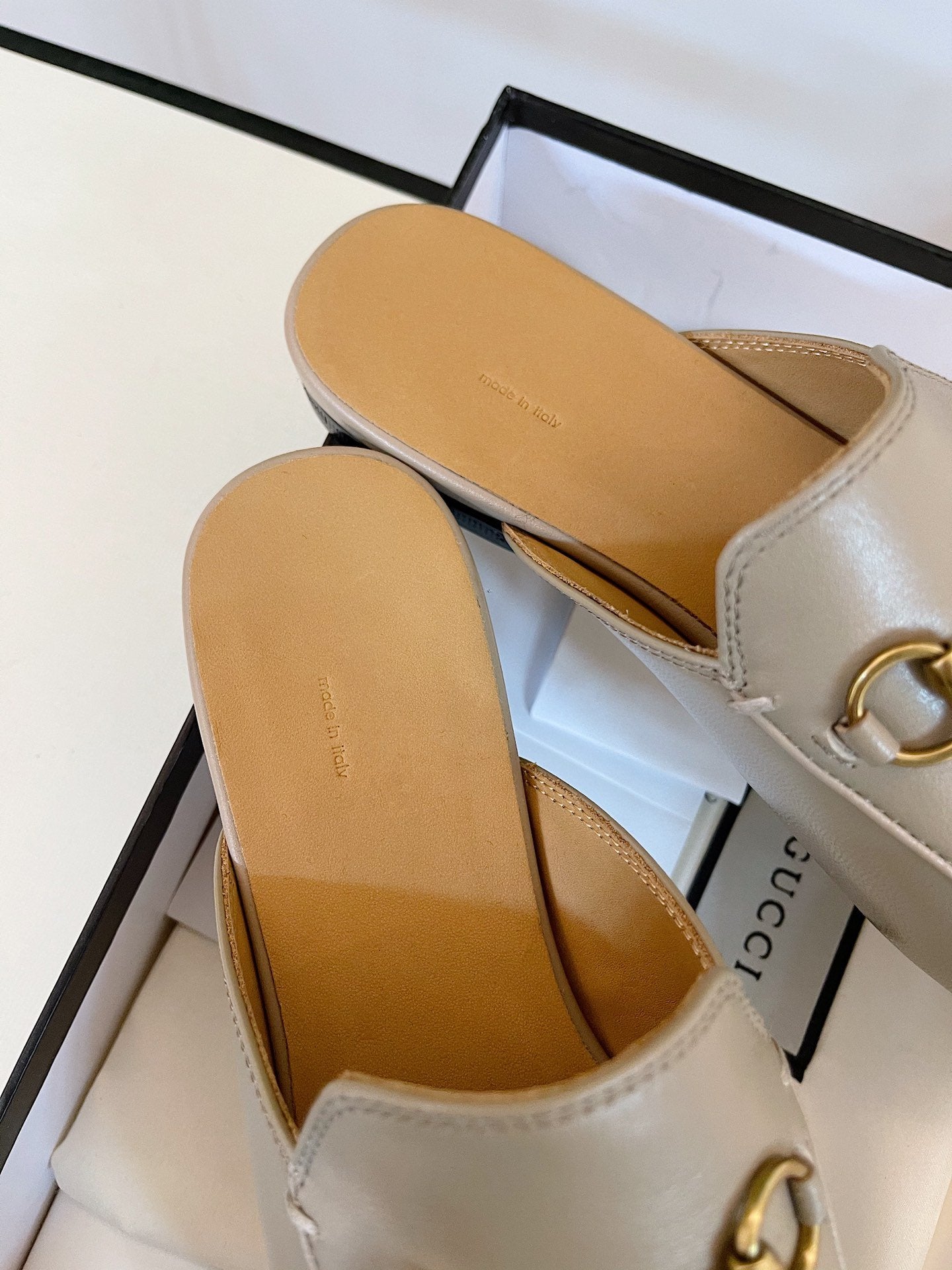GUCCI SLIPPER MULES BEIGE