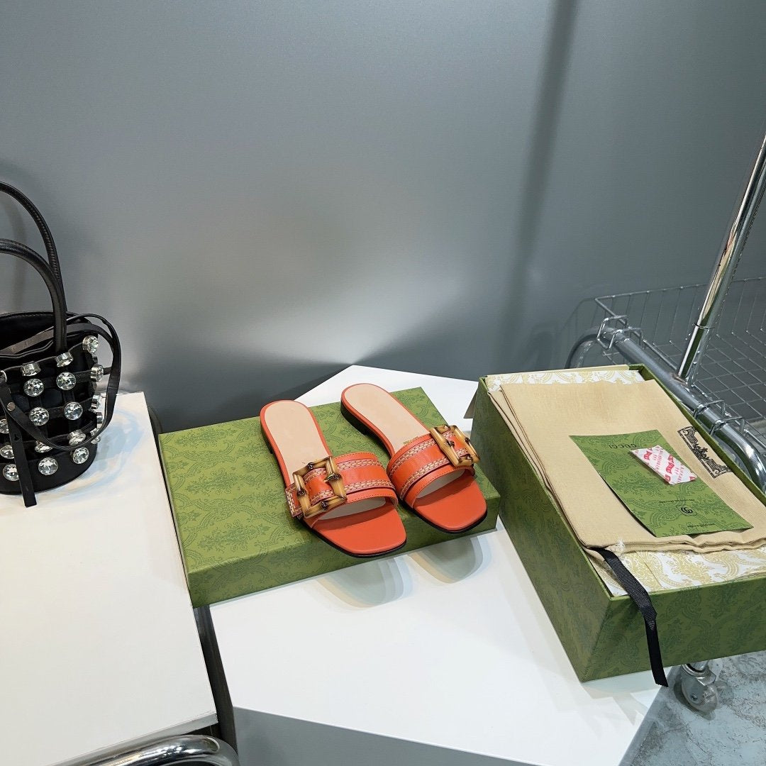 GUCCI BAMBOO BUCKLE FLAT SANDALS ORANGE