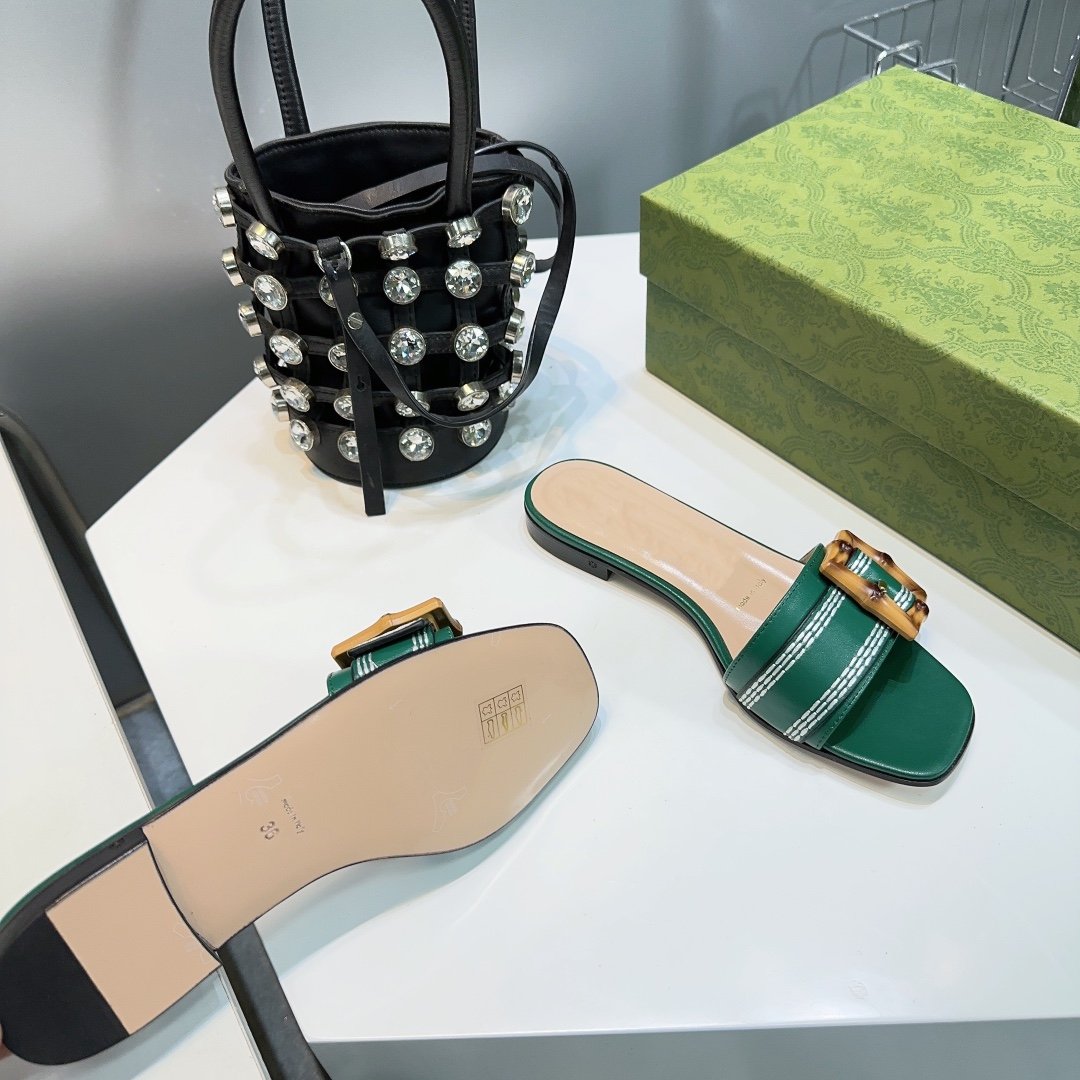 GUCCI BAMBOO BUCKLE FLAT SANDALS GREEN