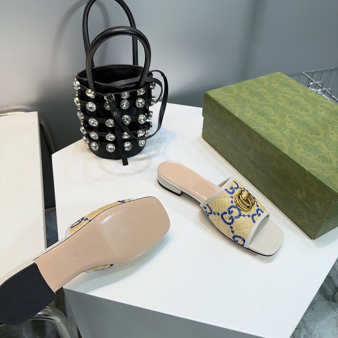 GUCCI MATELASS¨¦ CANVAS SLIDES GREEN LOGO
