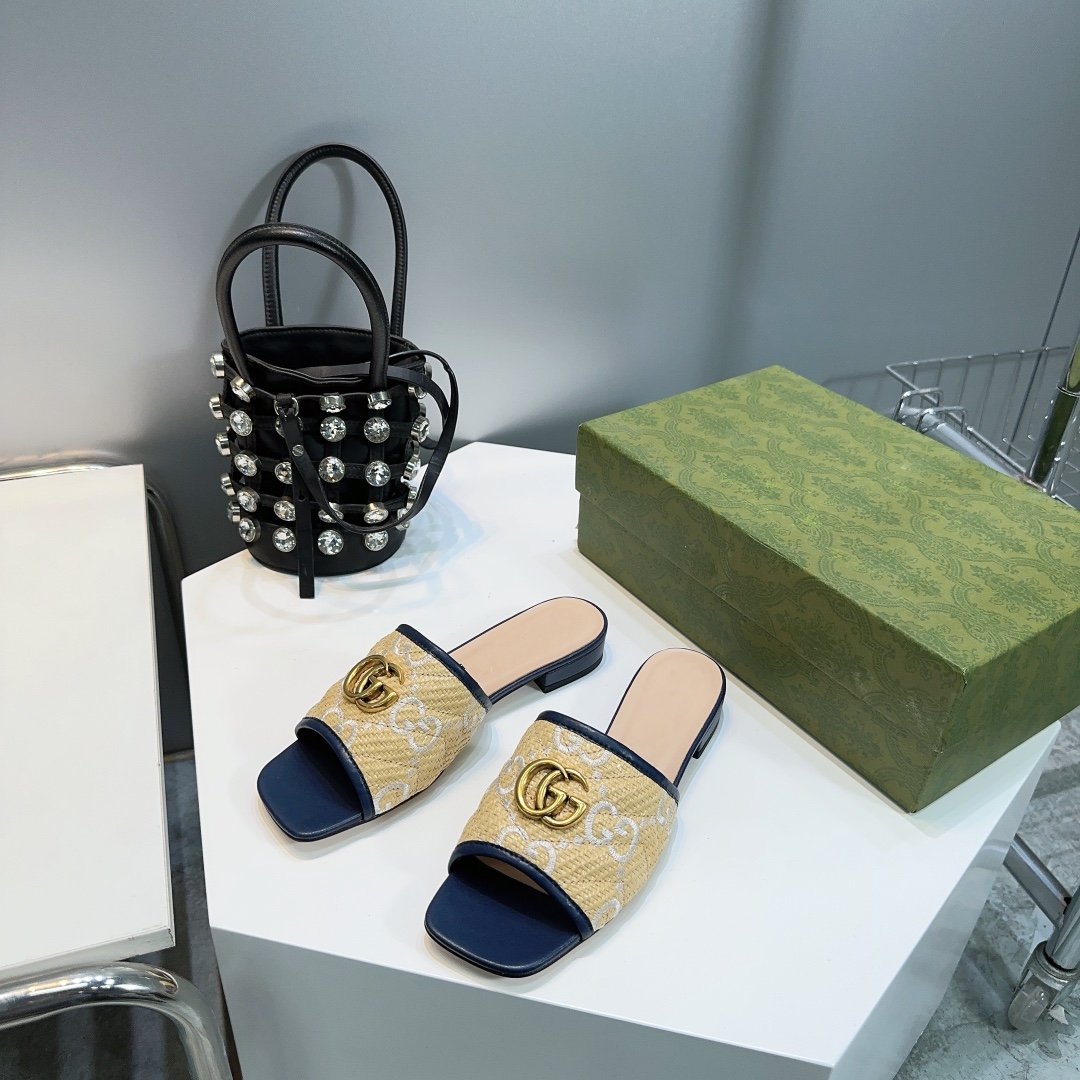 GUCCI MATELASS¨¦ CANVAS SLIDES WHITE LOGO