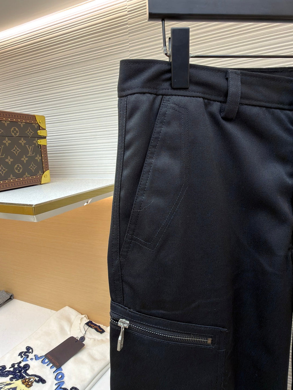 LOUIS VUITTON LV 25S EMBROIDERED CARGO PANTS 584825