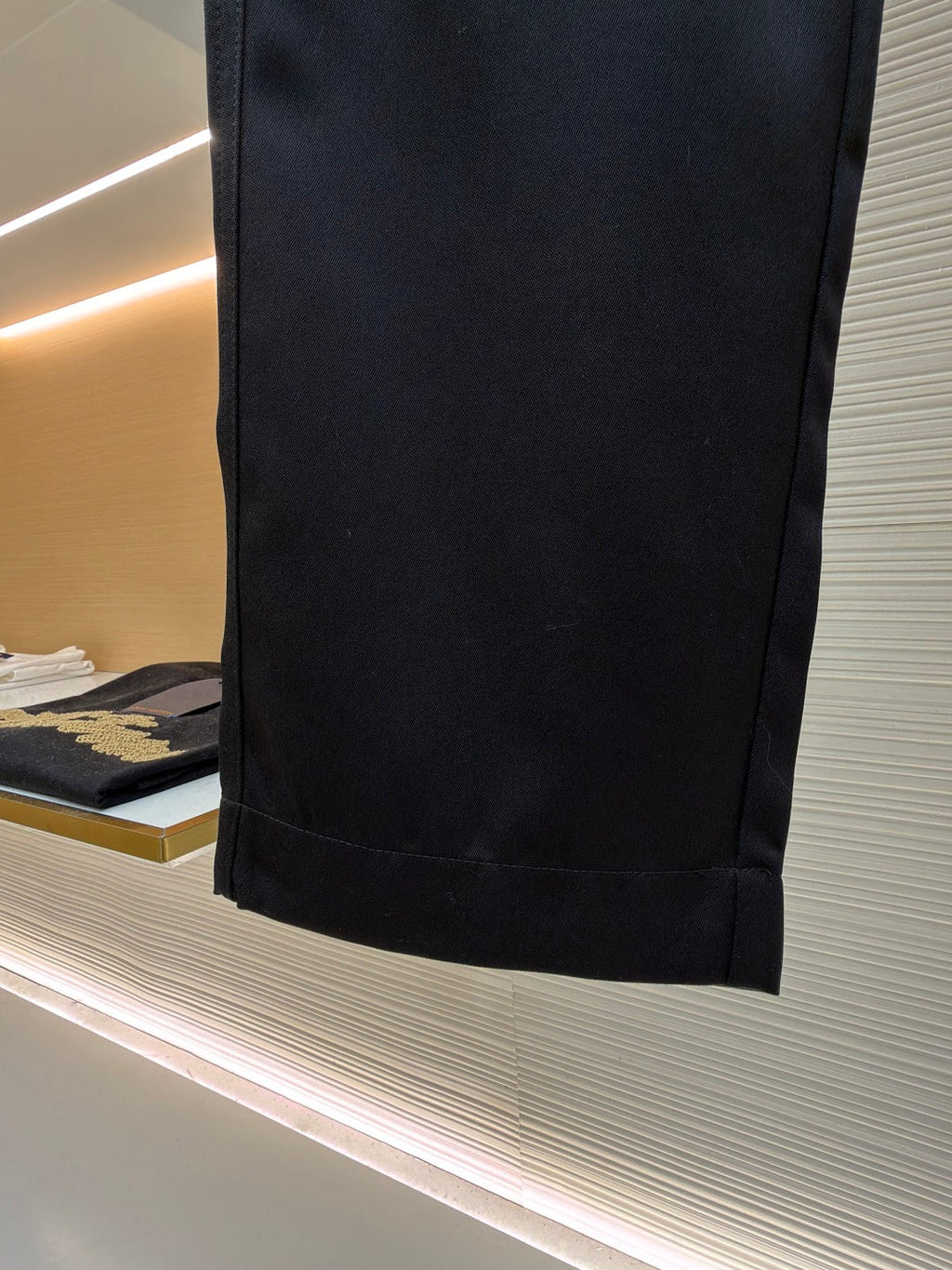 LOUIS VUITTON LV 25S EMBROIDERED CARGO PANTS 584825