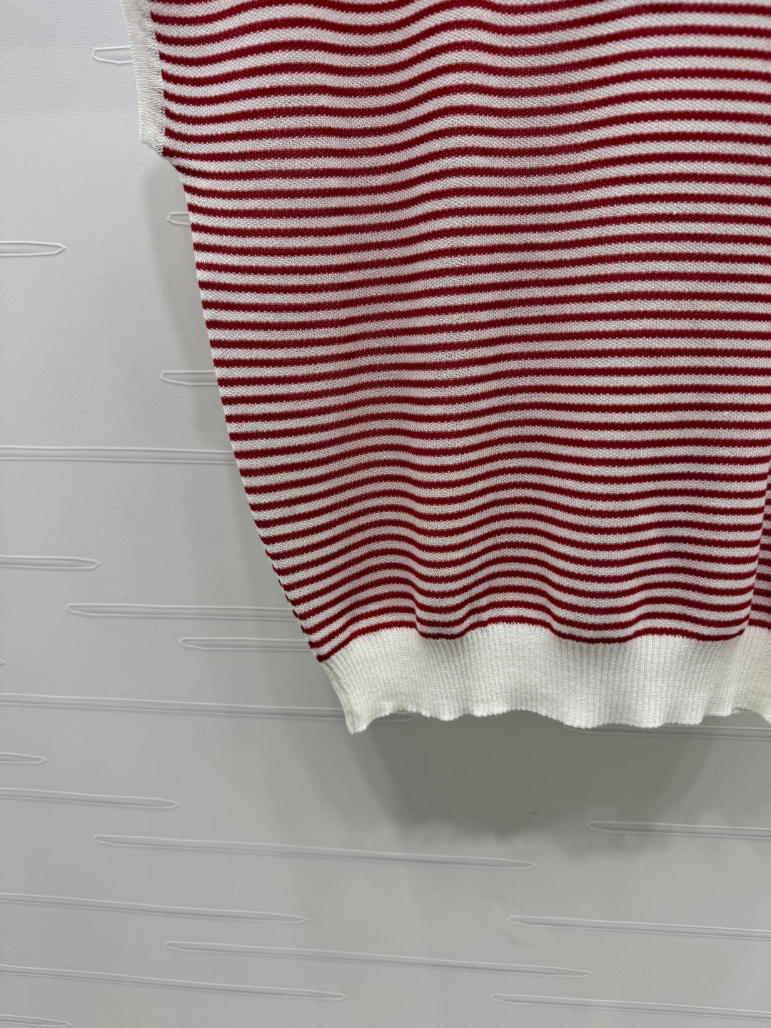 PRADA D 25S STRIPED V-NECK KNITTED VEST 264127