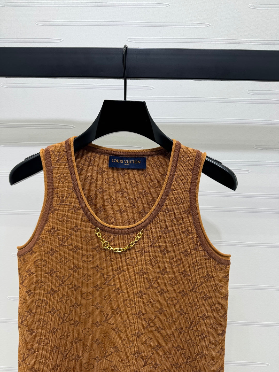 LOUIS VUITTON LV ROUND-NECK KNITTED SLEEVELESS VEST 274937