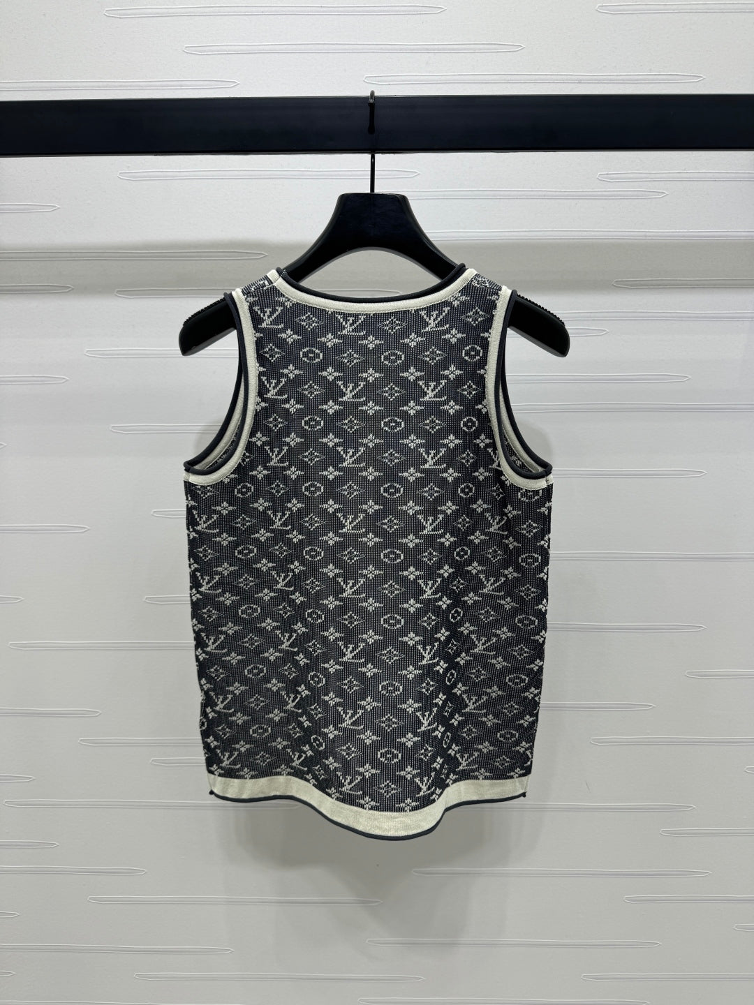 LOUIS VUITTON LV ROUND-NECK KNITTED SLEEVELESS VEST 274936