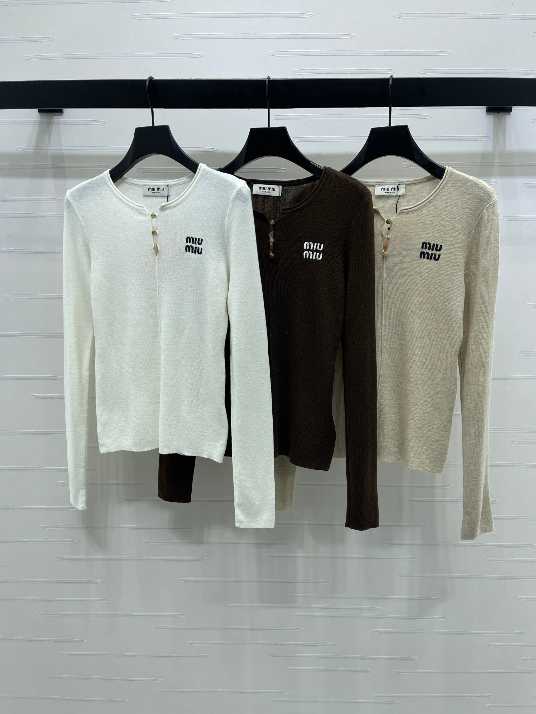 MIUMIU KNITTED LONG SLEEVE TOP STYLE 482