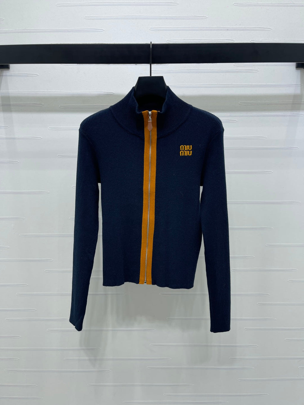 MIUMIU CARDIGAN STYLE 490