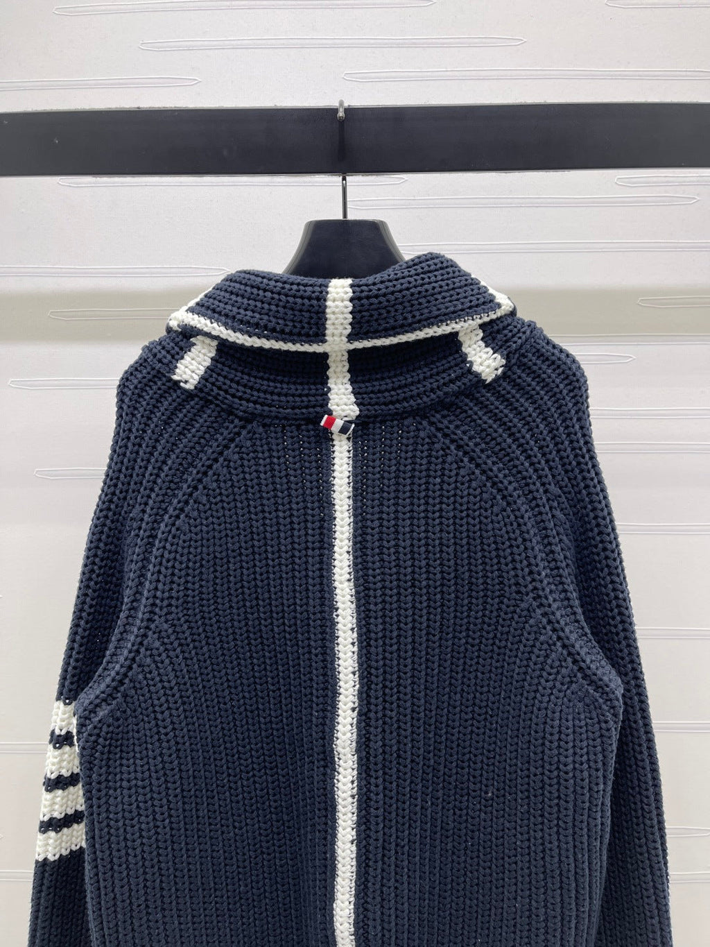 THOM 26S CARDIGAN STYLE 71