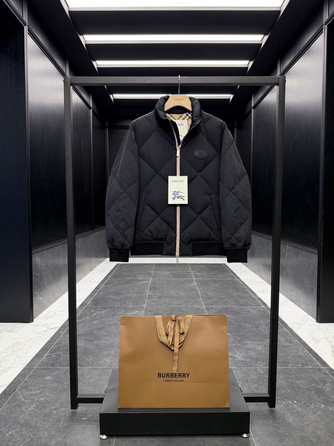 BURBERRY 25S DOWN JACKET 578706