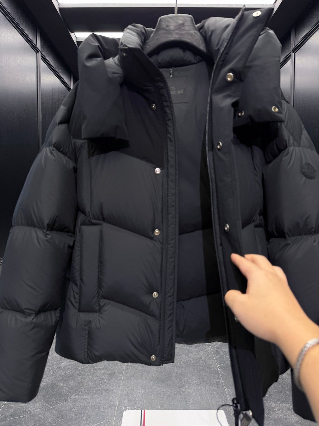 MONCLER 25S DOWN JACKET 359