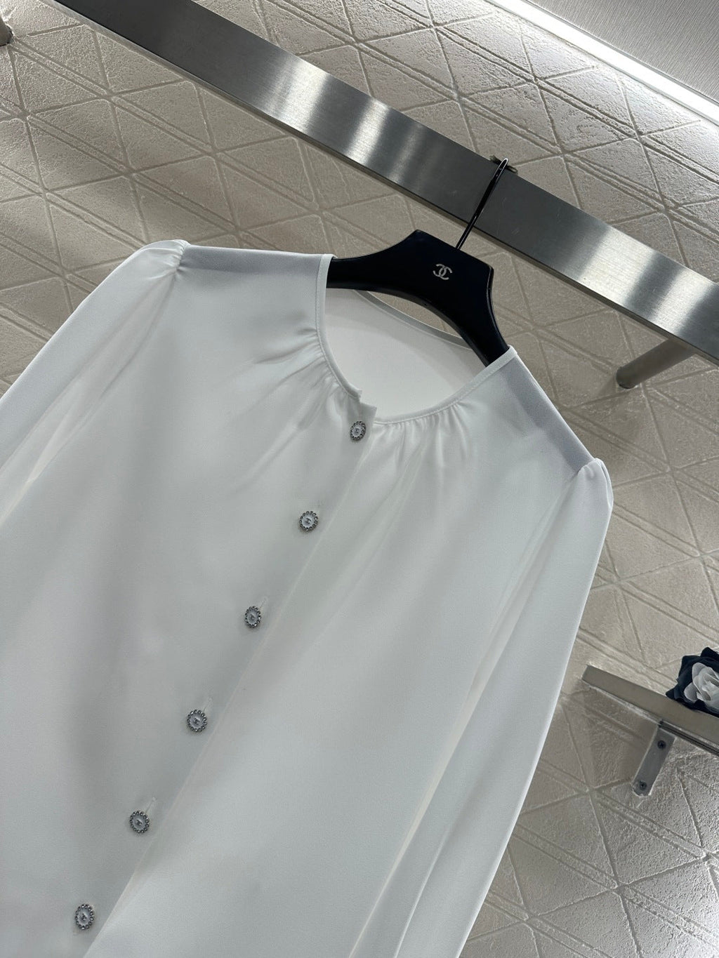 CHANEL 25S ROUND-NECK SHIRT 602