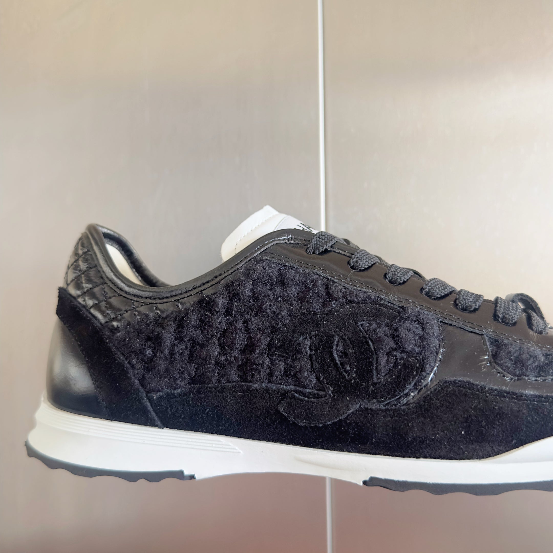 CHANEL 25S SNEAKERS 20MM IN BLACK CALFSKIN AND SUEDE