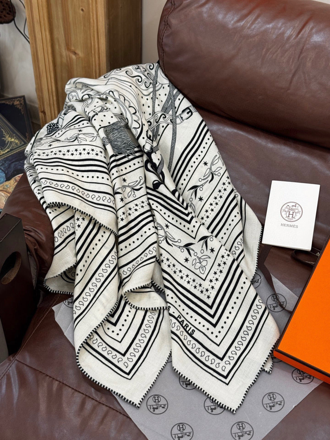 HERMES HERMES 25S SCARF 140 IN SILK CASERE 991677