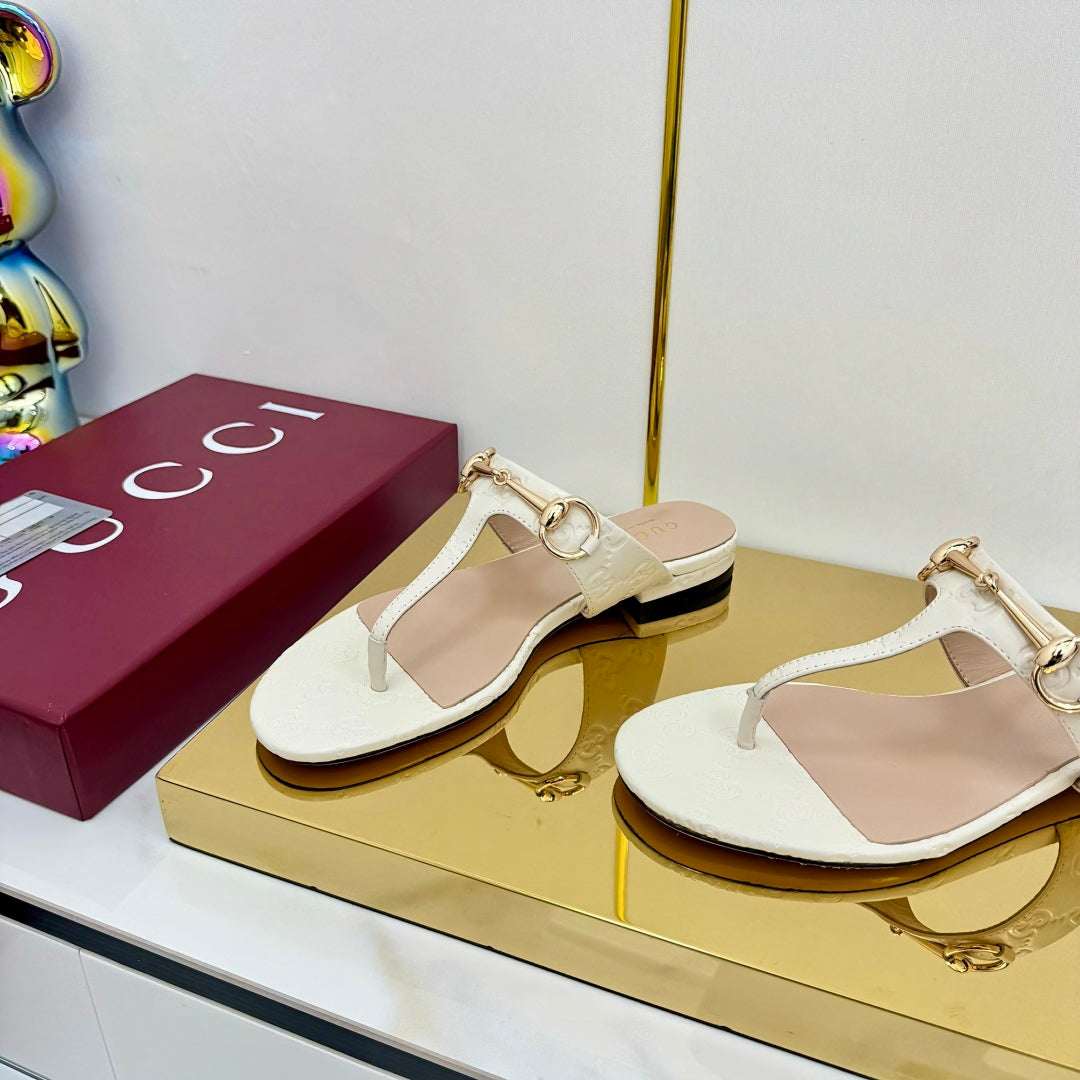 GUCCI THONG SANDALS 25S IN WHITE LAMBSKIN WITH GOLD HARDWARE