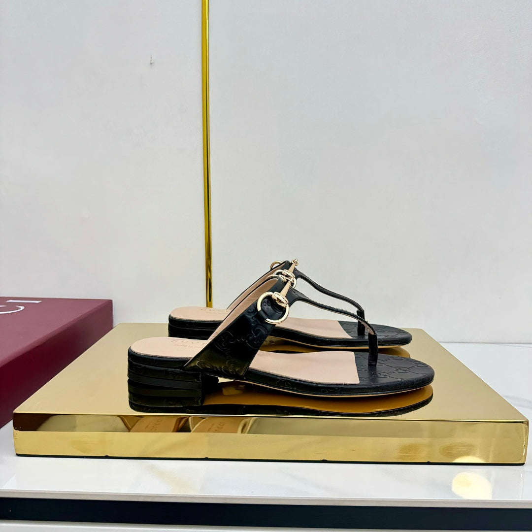 GUCCI THONG SANDALS 25S IN BLACK LAMBSKIN WITH GOLD HARDWARE