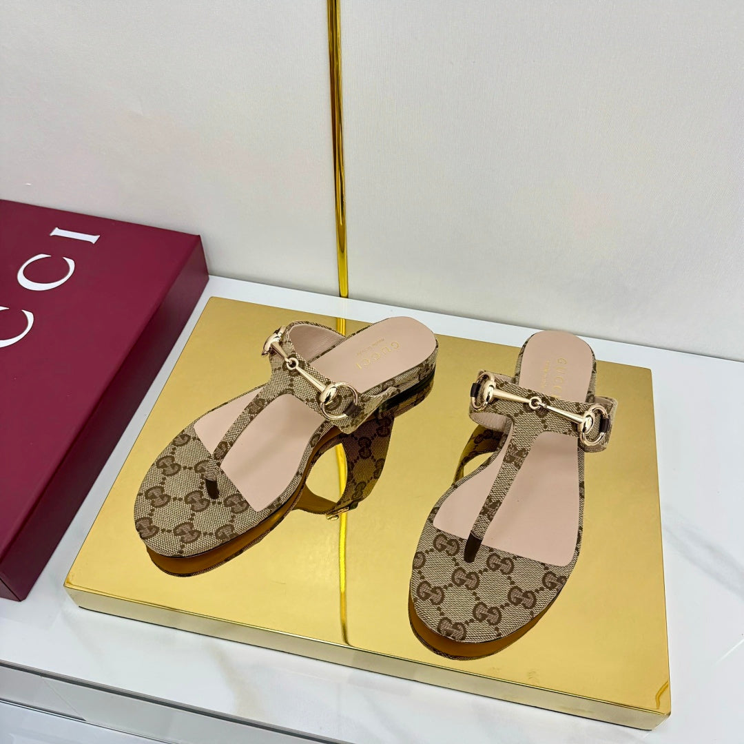 GUCCI THONG SANDALS 25S IN DARK BEIGE LAMBSKIN MIX CANVAS WITH GOLD HARDWARE