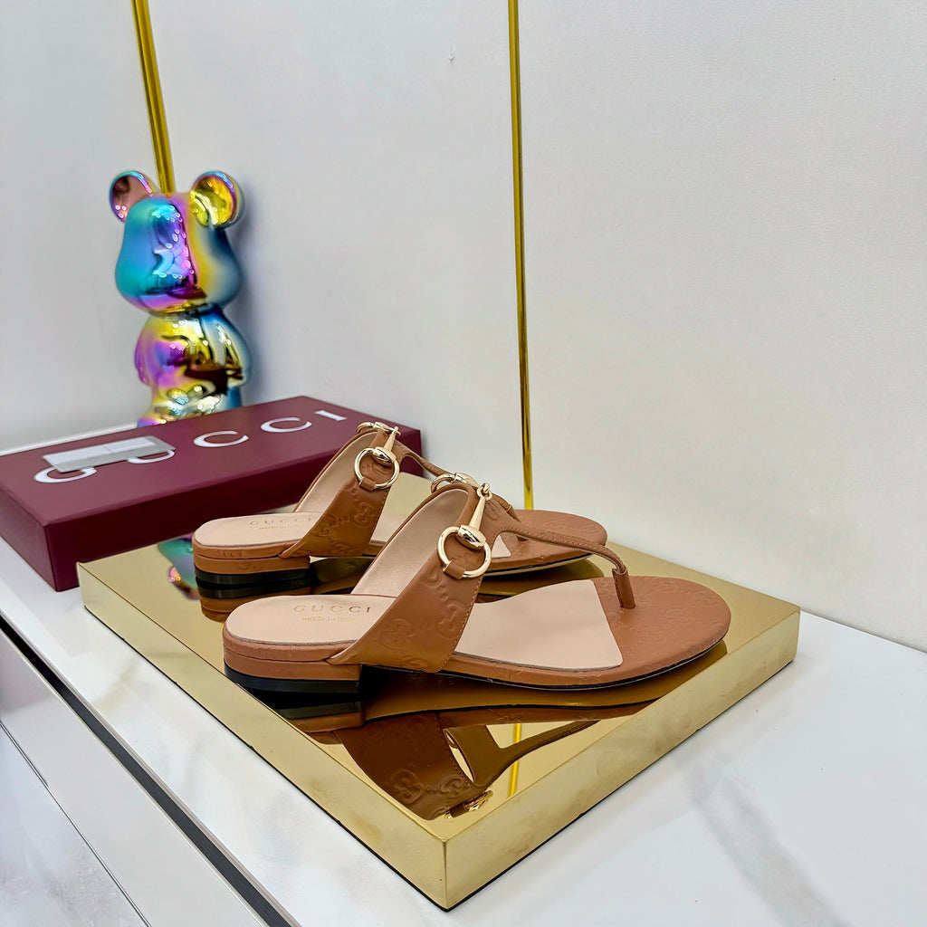GUCCI THONG SANDALS IN BROWN LAMBSKIN PRINTED LOGO WITH GOLD HARDWARE