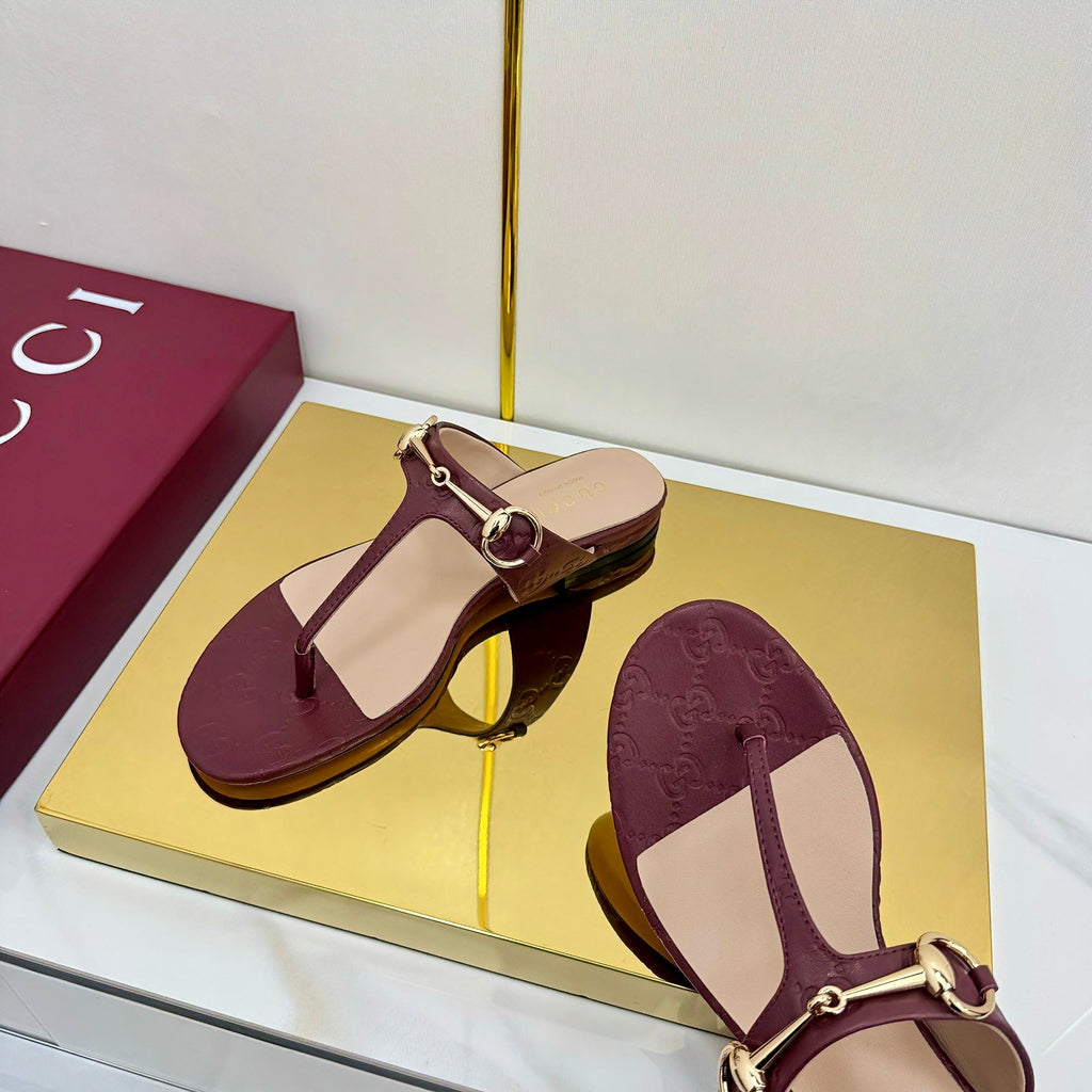GUCCI THONG SANDALS IN RED LAMBSKIN PRINTED LOGO WITH GOLD HARDWARE