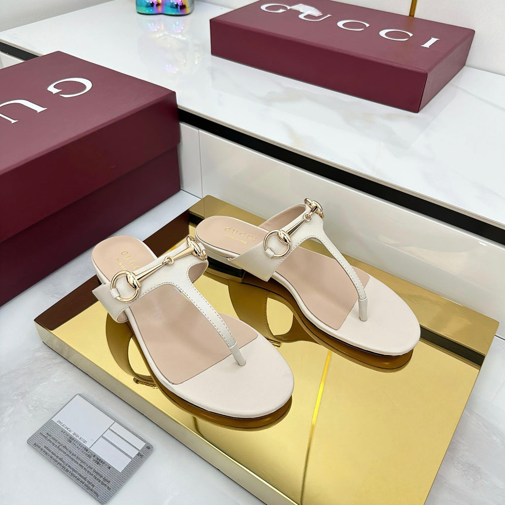 GUCCI THONG SANDALS IN CREAM WHITE LAMBSKIN WITH GOLD HARDWARE