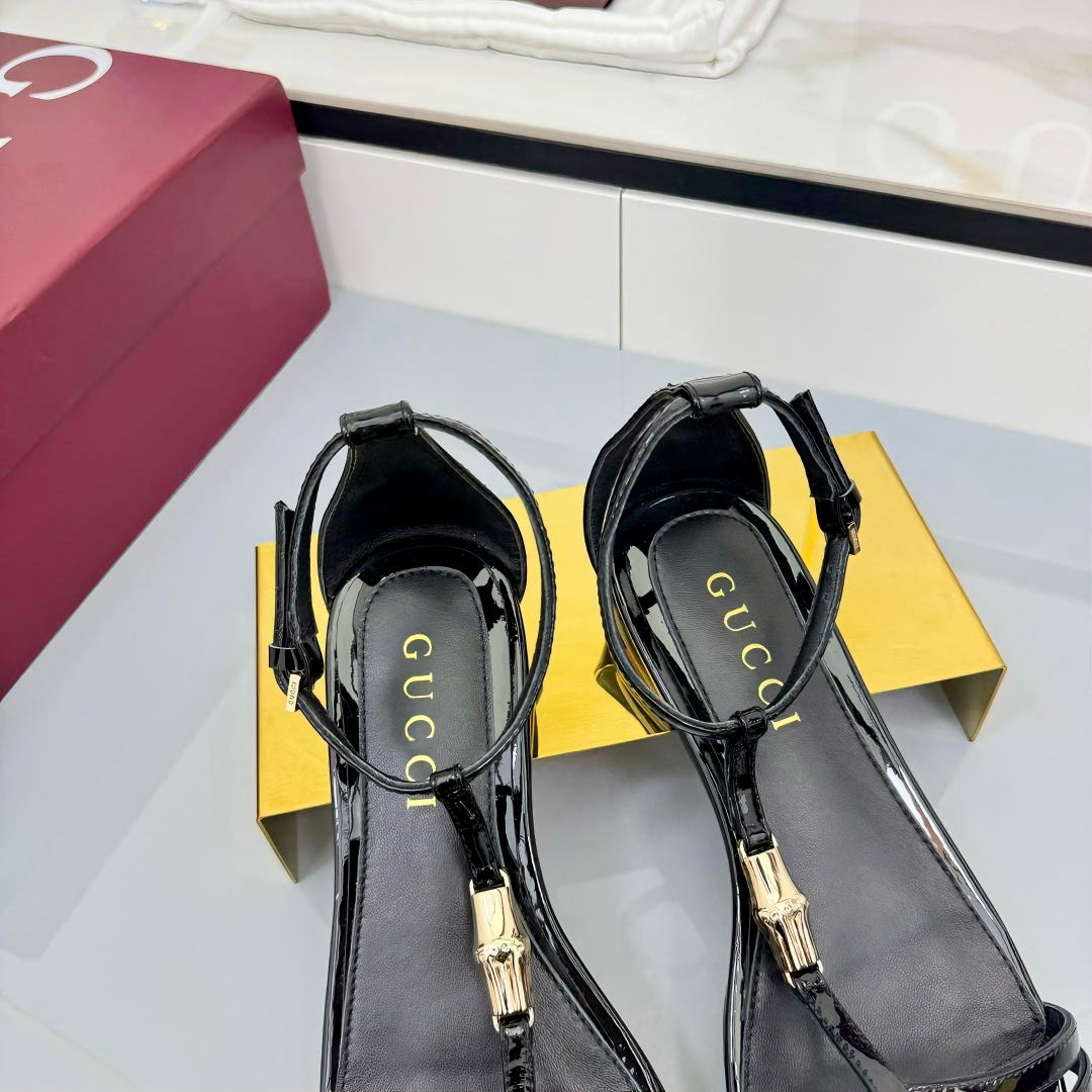 GUCCI THONG SANDALS 25S IN BLACK LAMBSKIN WITH GOLD HARDWARE