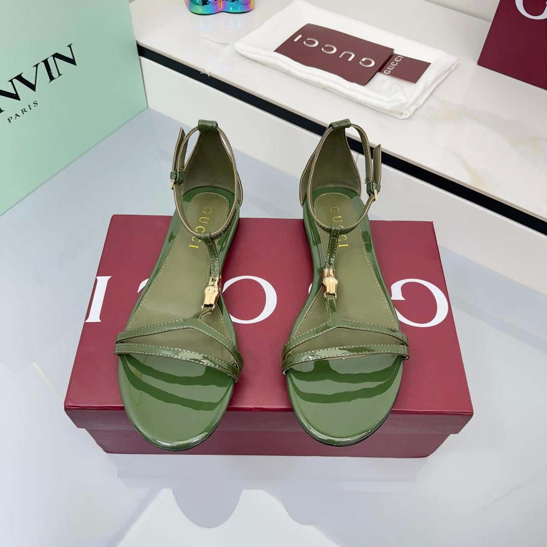 GUCCI THONG SANDALS 25S IN DARK GREEN LAMBSKIN WITH GOLD HARDWARE