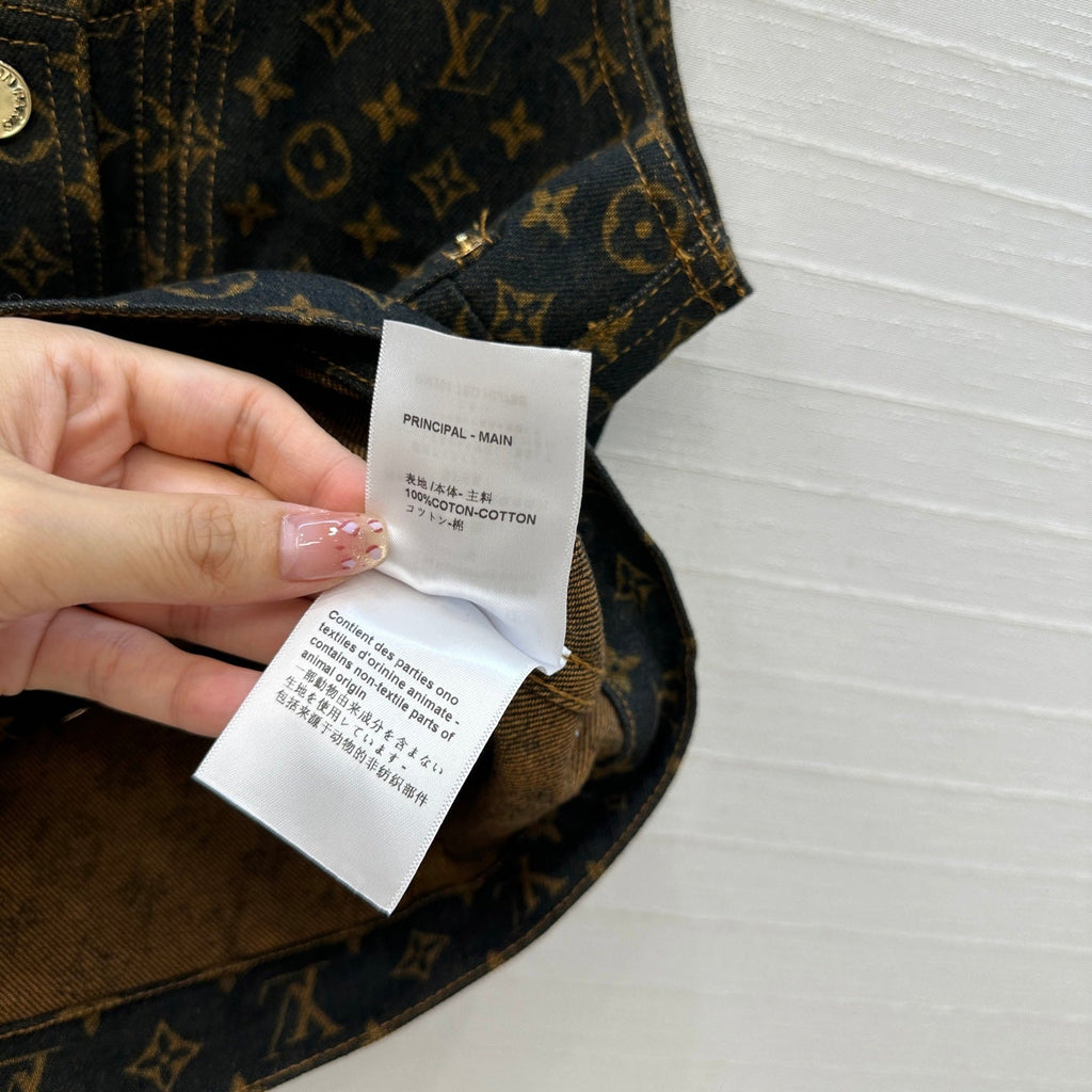 LOUIS VUITTON LV  DENIM SLEEVELESS TOP WITH LOGO 264405