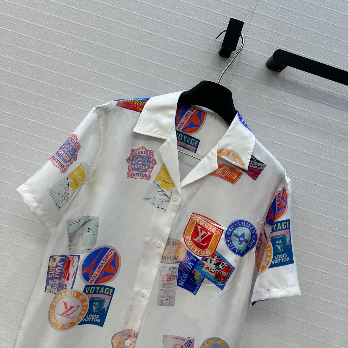 LOUIS VUITTON LV SHORT-SLEEVE PRINTED SILK BLOUSE 268226