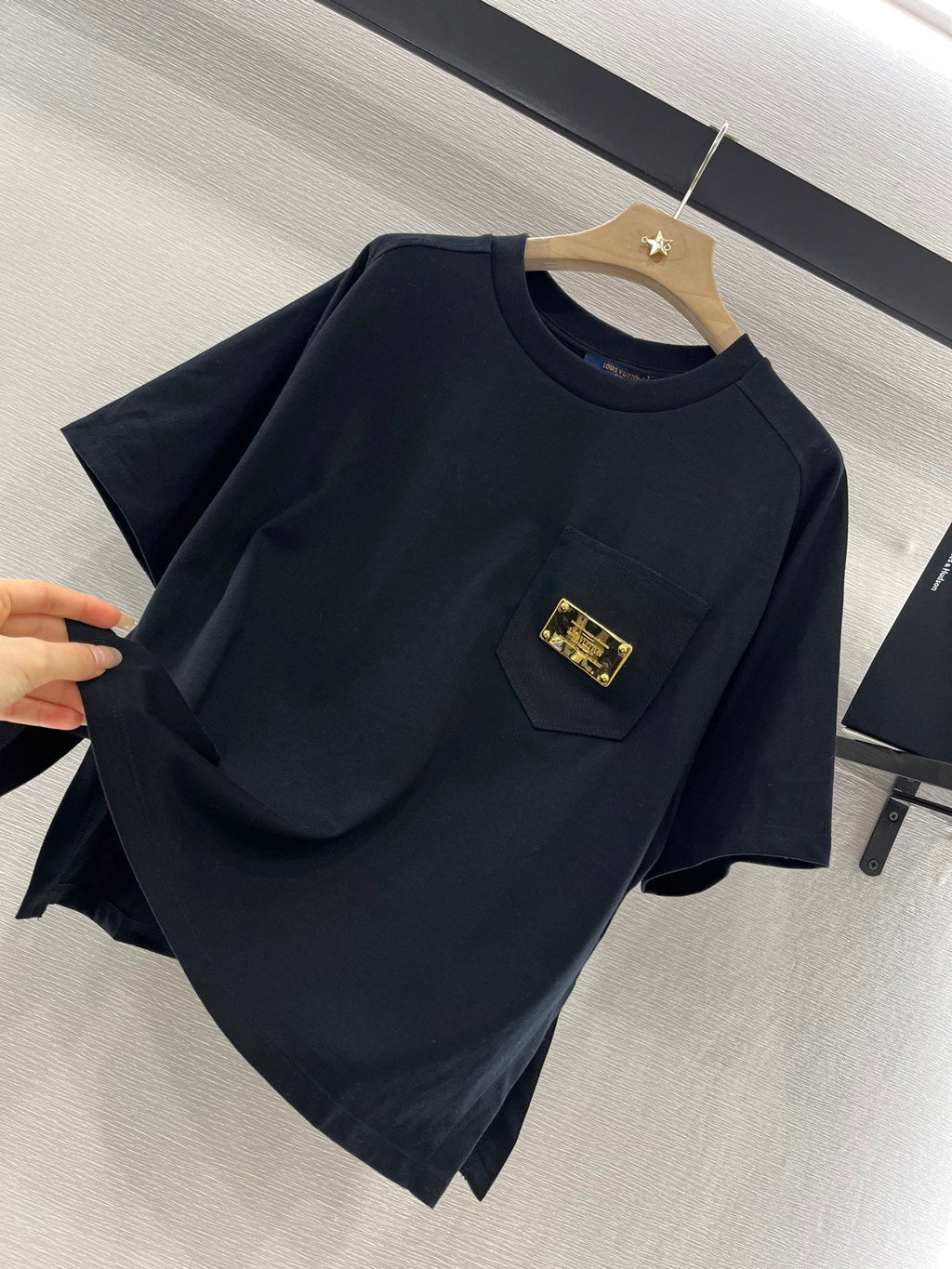 LOUIS VUITTON LV 25S T-SHIRT COTTON METALLIC LOGO 264989