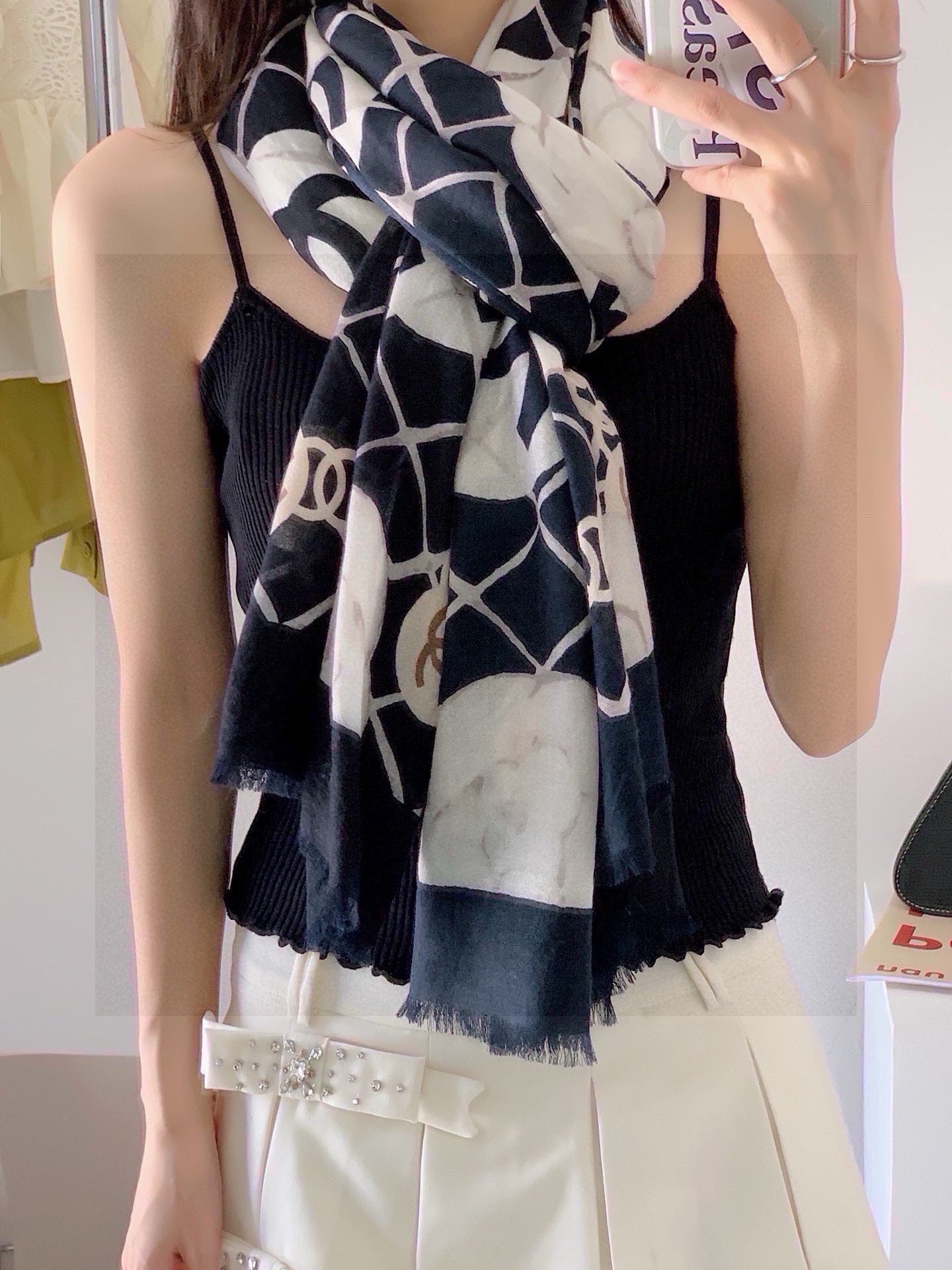 HERMES HERMES 25S SCARF 200 IN SILK 724721
