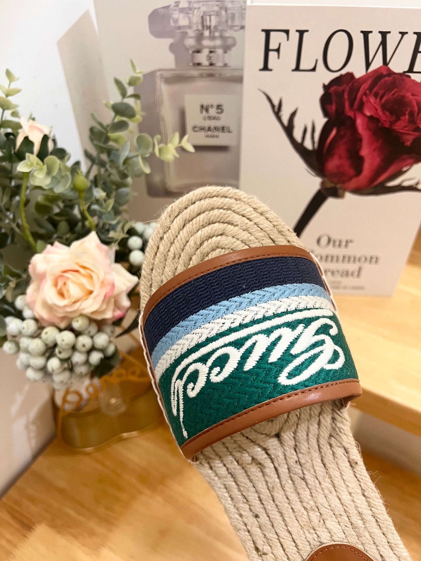 GUCCI SLIDES IN MULTICOLOR RAFFIA
