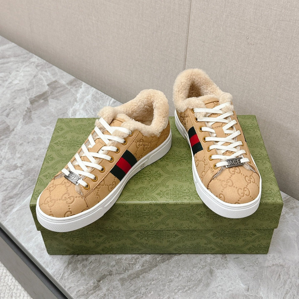 GUCCI ACE SNEAKER WITH WEB IN BEIGE EMBOSSED SUEDE AND WOOL LINING