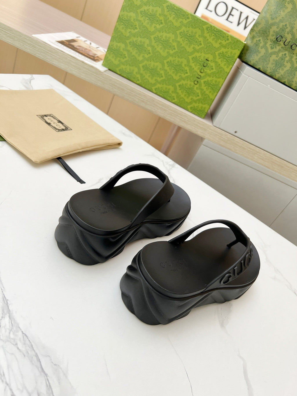 GUCCI THONG PLATFORM IN BLACK IMPORTED TPU