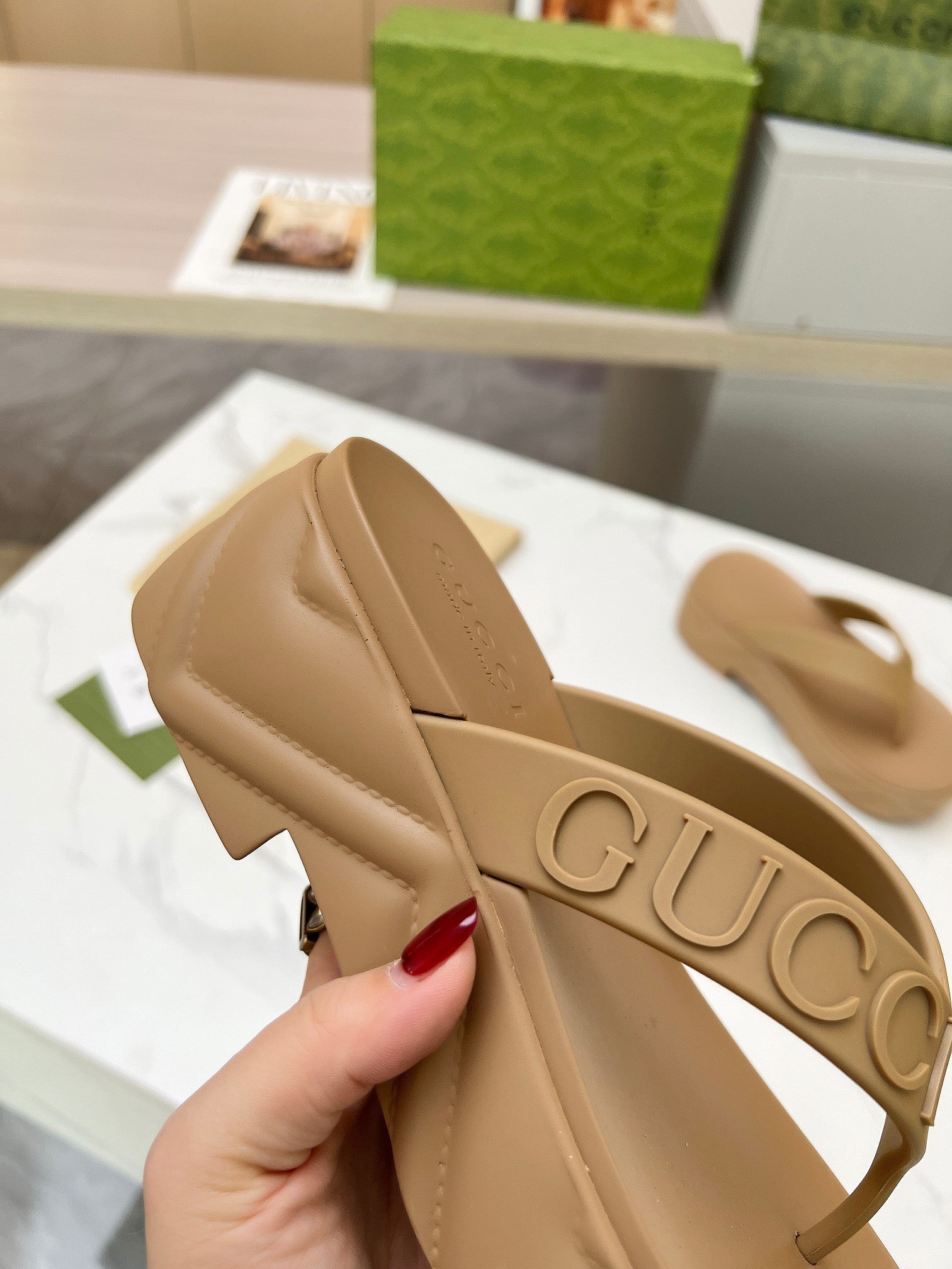 GUCCI THONG PLATFORM IN CIDER BROWN IMPORTED TPU