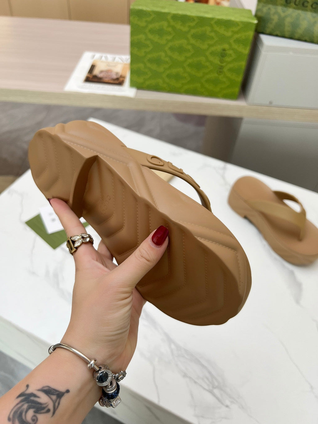 GUCCI THONG PLATFORM IN CIDER BROWN IMPORTED TPU