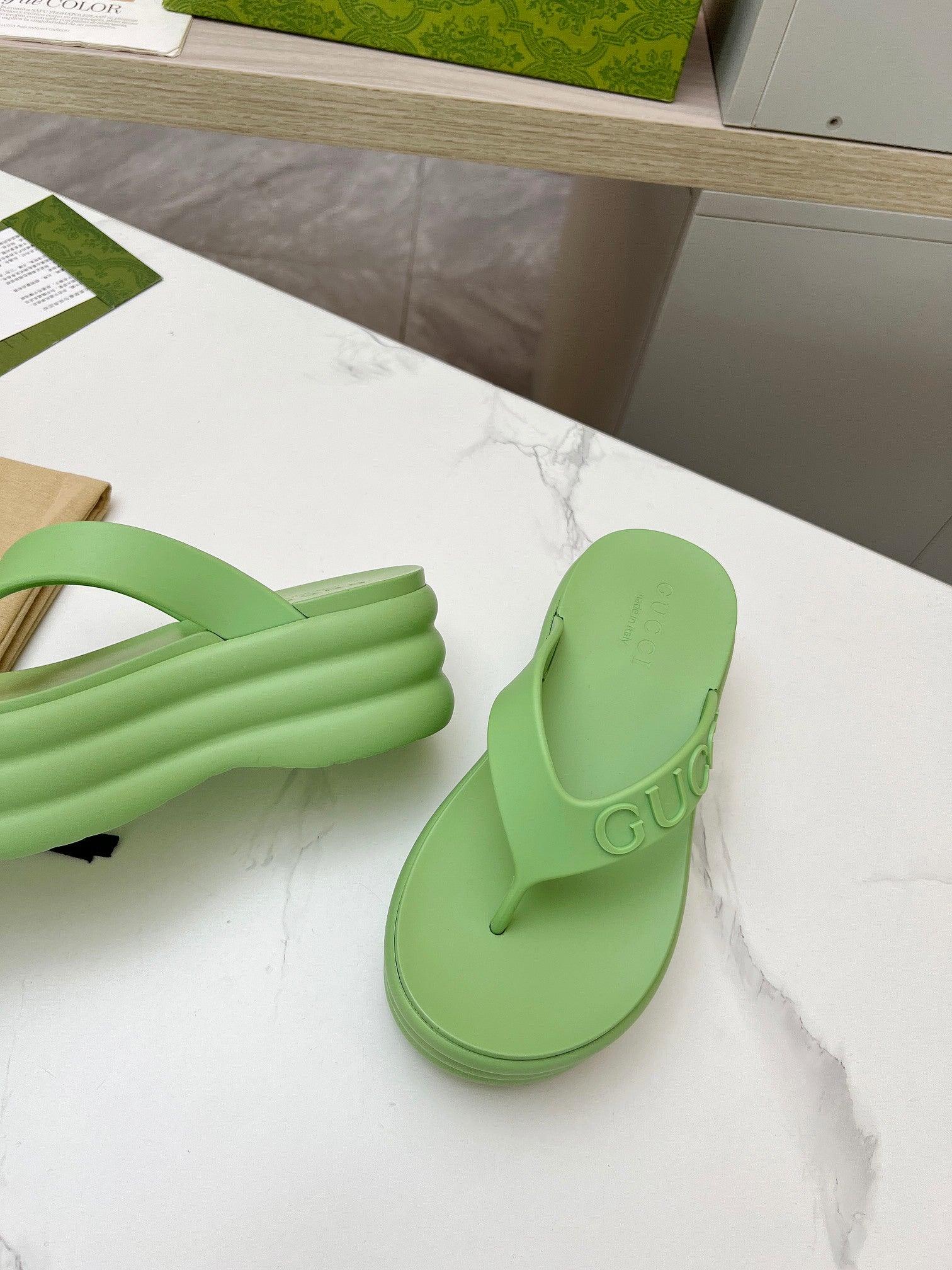 GUCCI THONG PLATFORM 5 CM IN PISCHIATO GREEN IMPORTED TPU